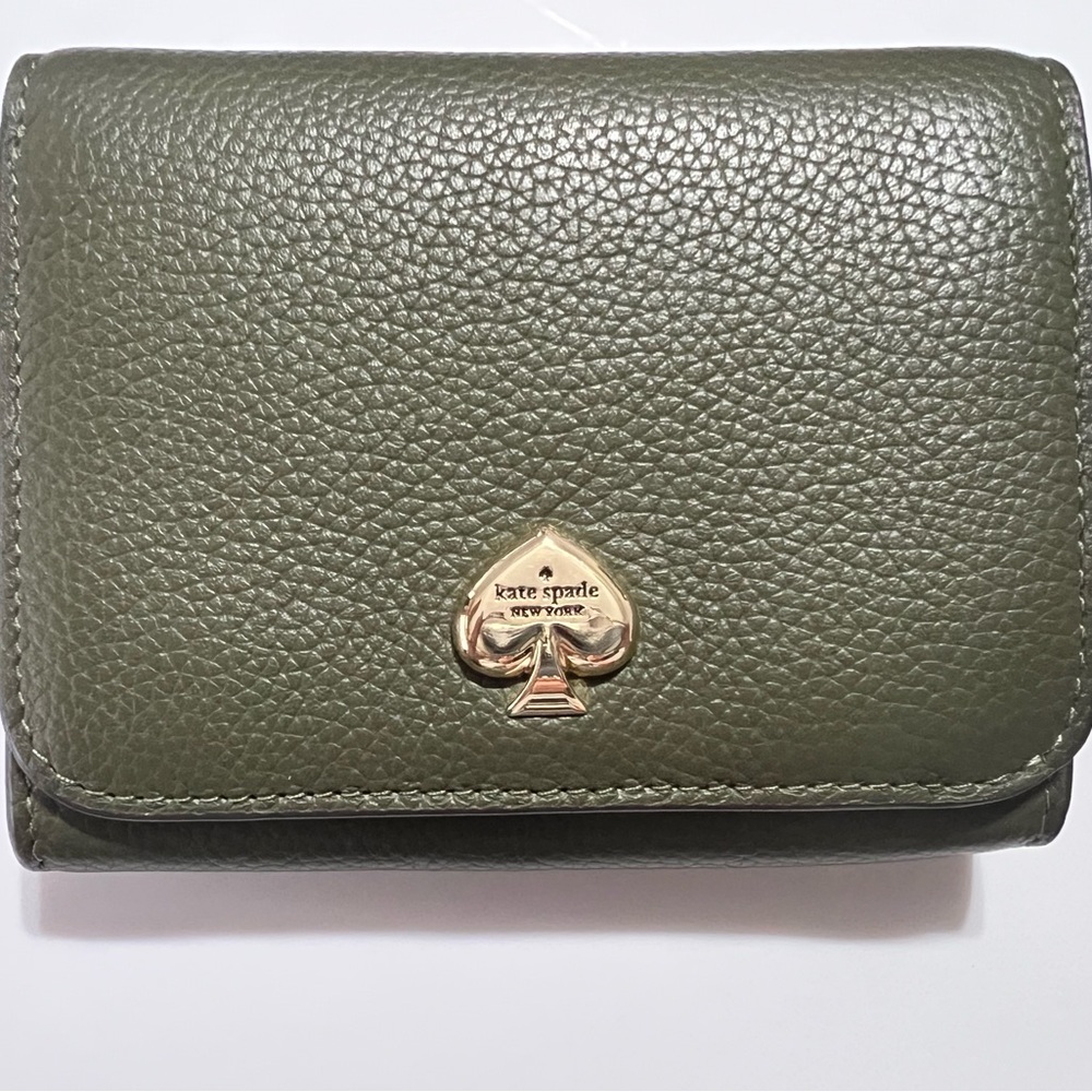 Kate Spade in seawood. Pebbled Leather Wallet with Gold Accent